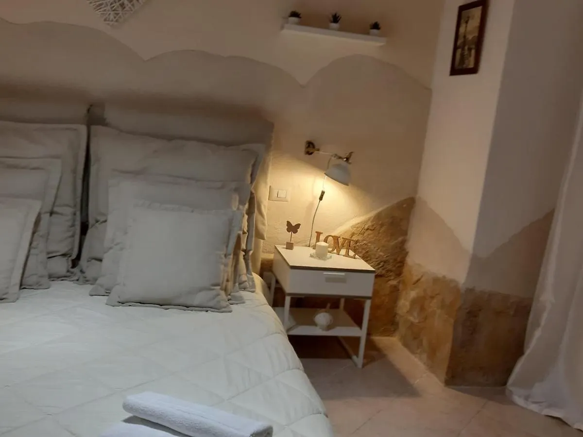 Nicole House Panzió Bari